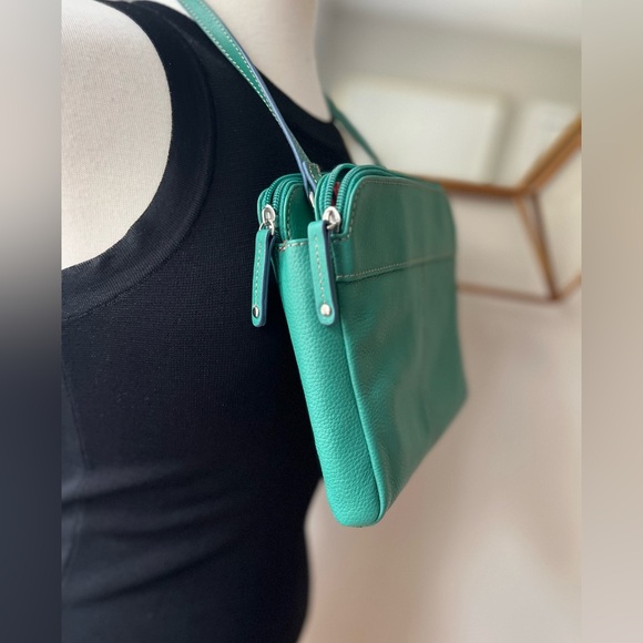 Tignanello Pebbled Green Genuine Leather 5
Compartment Purse Shoulder Bag 9x7x2 - Picture 6 of 9